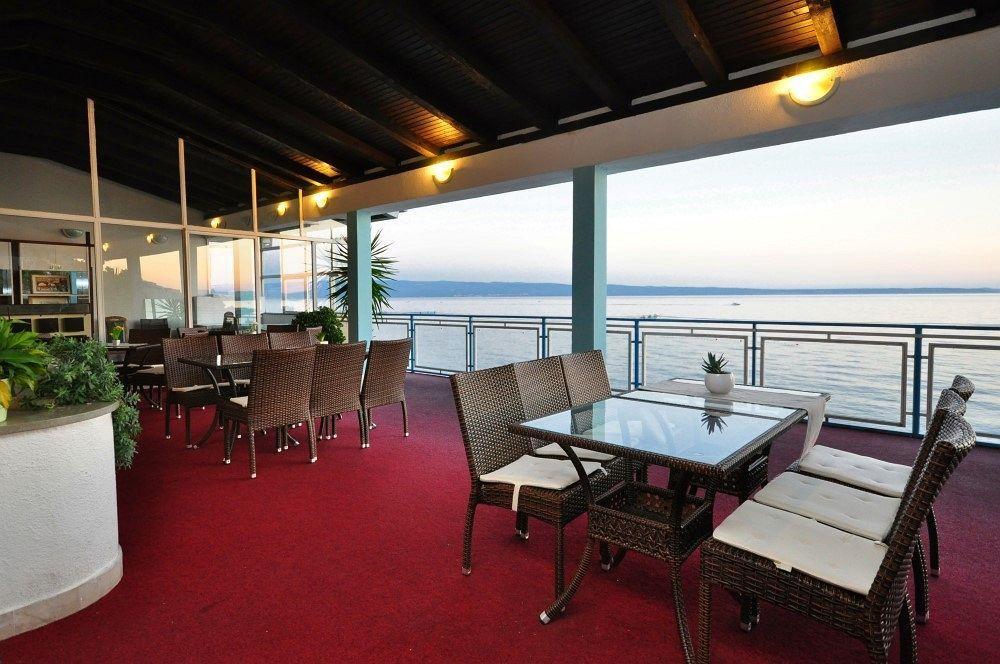 Apartments Zanic On The Beach Podstrana Exterior foto