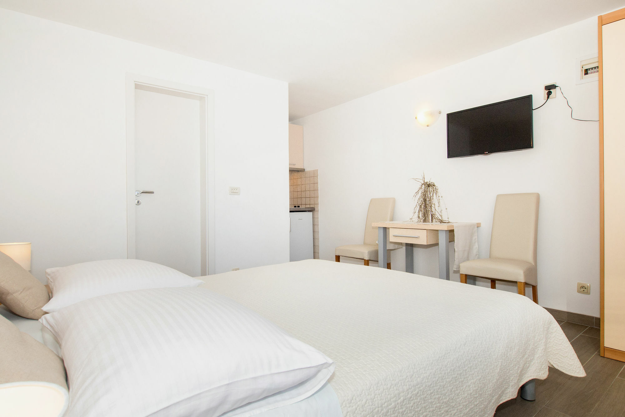 Apartments Zanic On The Beach Podstrana Exterior foto